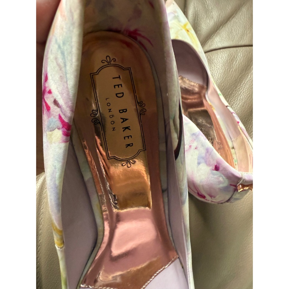 Ted Baker London Floral Satin Pointed Toe Pumps Rose Gold Detail Heels Size 38.5 - Picture 5 of 7